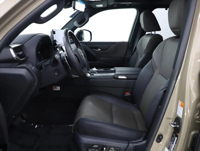 2025 Lexus LX Overtrail