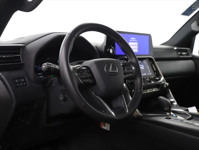 2025 Lexus LX Overtrail