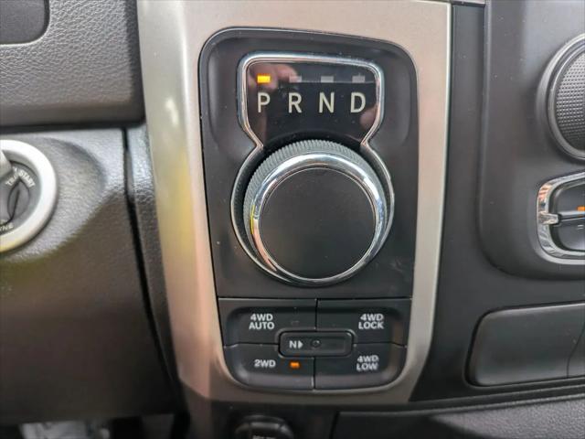2017 Ram 1500 Big Horn Crew Cab 4x4 5'7" Box
