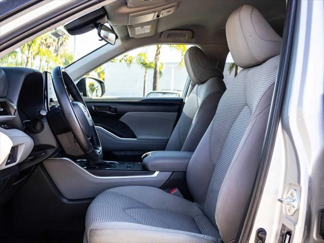 2022 Toyota Highlander LE