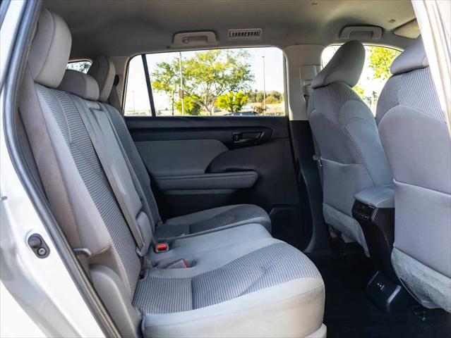 2022 Toyota Highlander LE