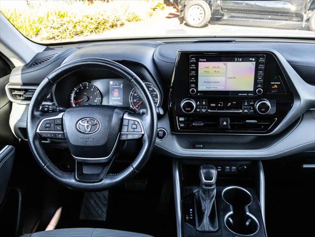 2022 Toyota Highlander LE
