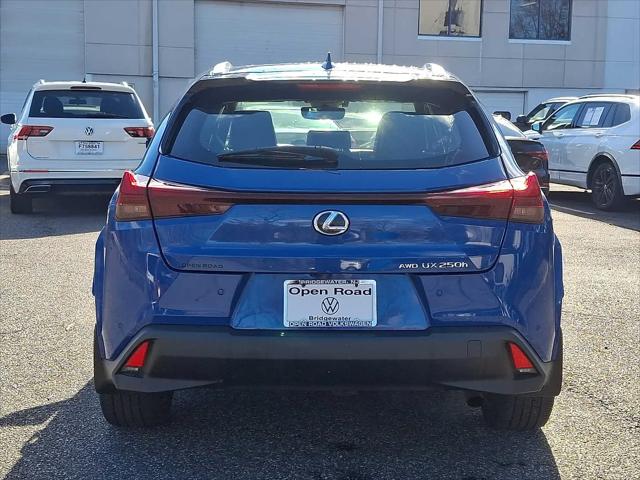 2024 Lexus UX 250h Premium
