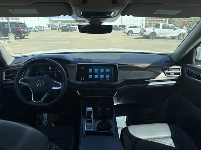 2025 Volkswagen Atlas 2.0T SE w/Technology