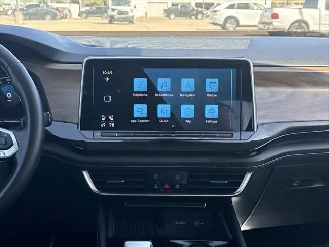 2025 Volkswagen Atlas 2.0T SE w/Technology