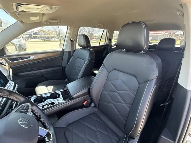 2025 Volkswagen Atlas 2.0T SE w/Technology