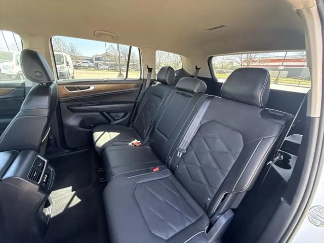 2025 Volkswagen Atlas 2.0T SE w/Technology