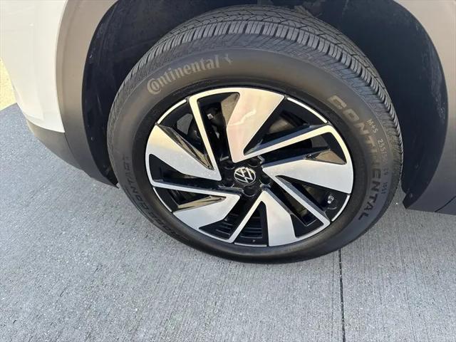 2025 Volkswagen Atlas 2.0T SE w/Technology