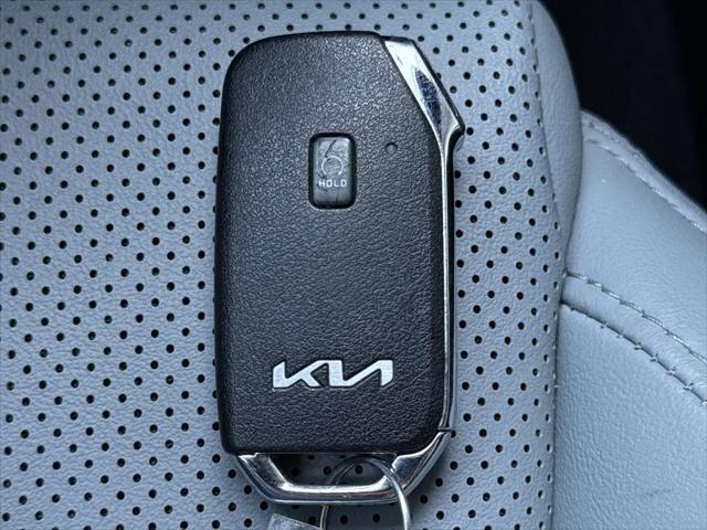 2022 Kia K5 EX