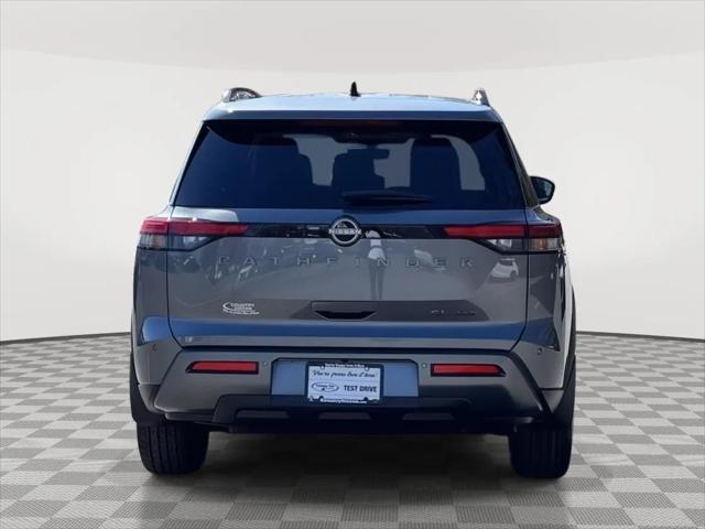 2026 Nissan Pathfinder SL