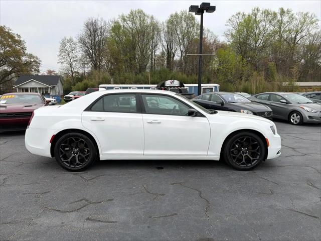 2019 Chrysler 300 Touring