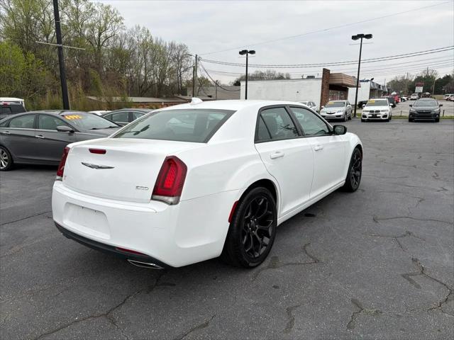 2019 Chrysler 300 Touring