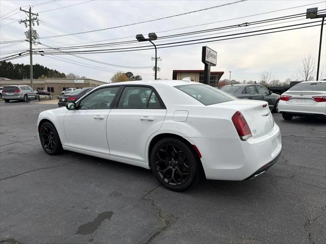 2019 Chrysler 300 Touring