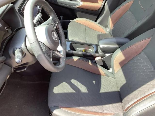 2024 Nissan Kicks SR Xtronic CVT