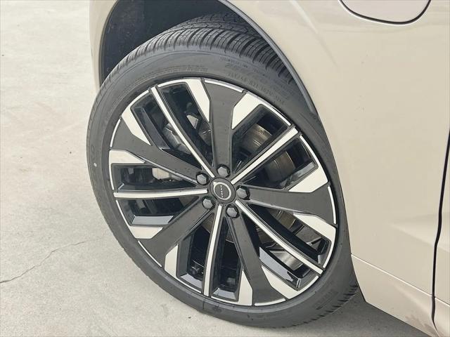 2026 Volvo XC60 Plug-In Hybrid Ultra, T8 AWD Electric/Gasoline, Dark