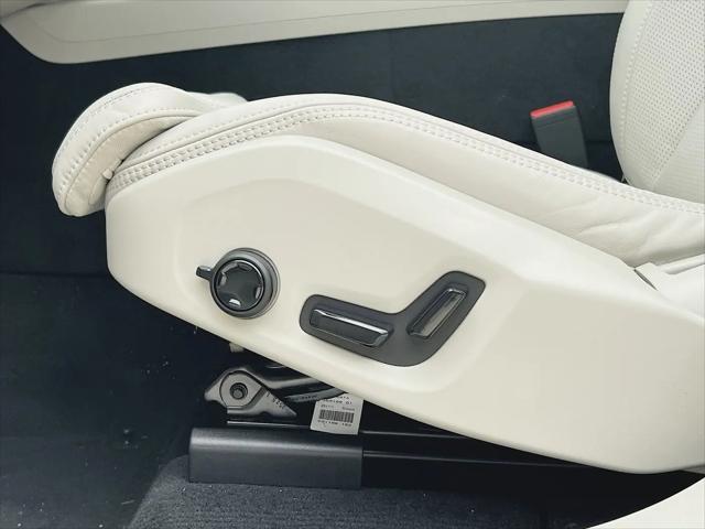 2026 Volvo XC60 Plug-In Hybrid Ultra, T8 AWD Electric/Gasoline, Dark