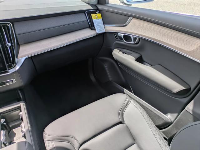 2026 Volvo XC90 Core, B5 AWD Gas (mild hybrid), Gasoline, Bright, 7 Seats