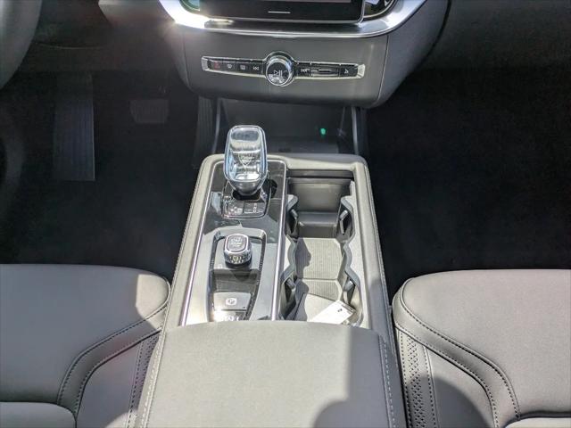 2026 Volvo XC90 Core, B5 AWD Gas (mild hybrid), Gasoline, Bright, 7 Seats