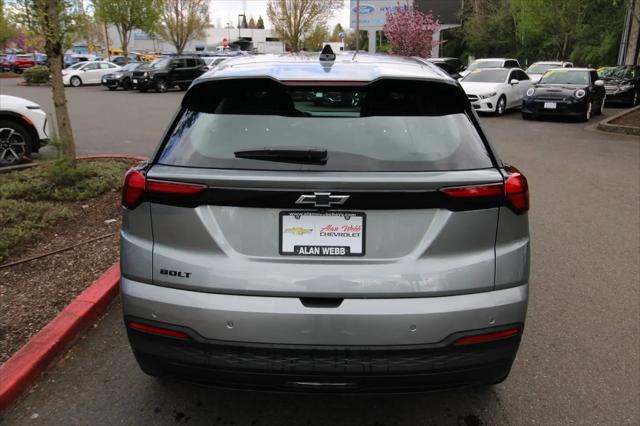 2027 Chevrolet Bolt LT FWD
