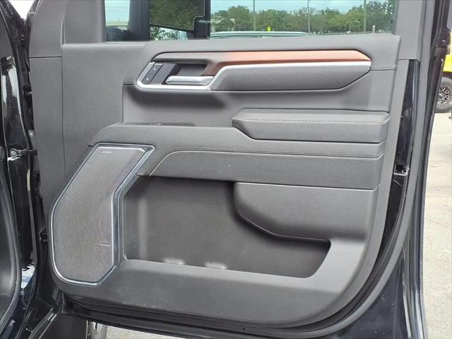 2025 GMC Sierra 2500HD Crew Cab, Long Bed, Denali, 4WD