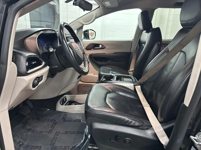 2017 Chrysler Pacifica Touring-L