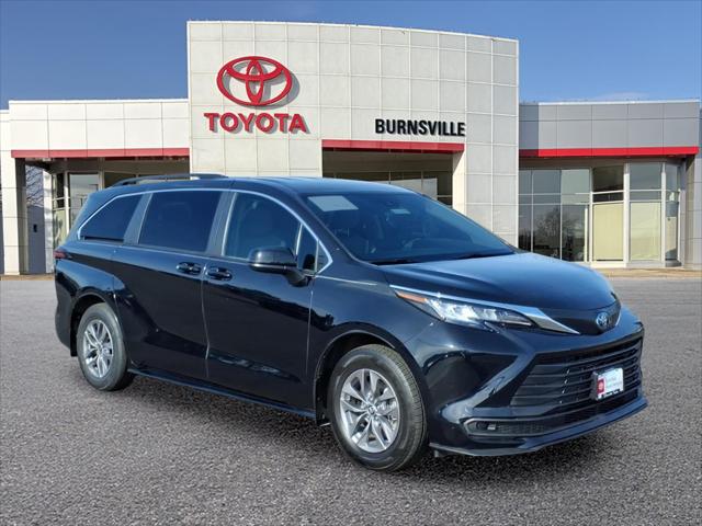 2022 Toyota Sienna LE