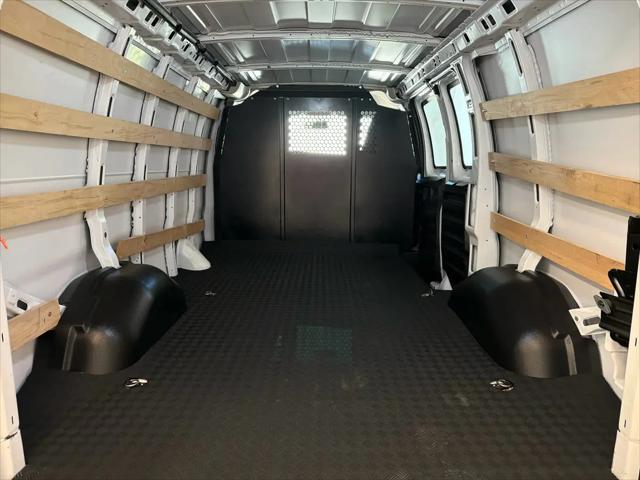 2024 GMC Savana Cargo RWD 2500 Regular Wheelbase Work Van