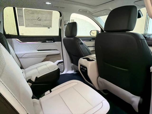 2026 GMC Acadia Denali FWD