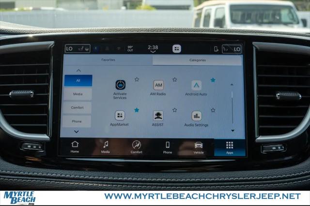 2026 Chrysler Pacifica Select