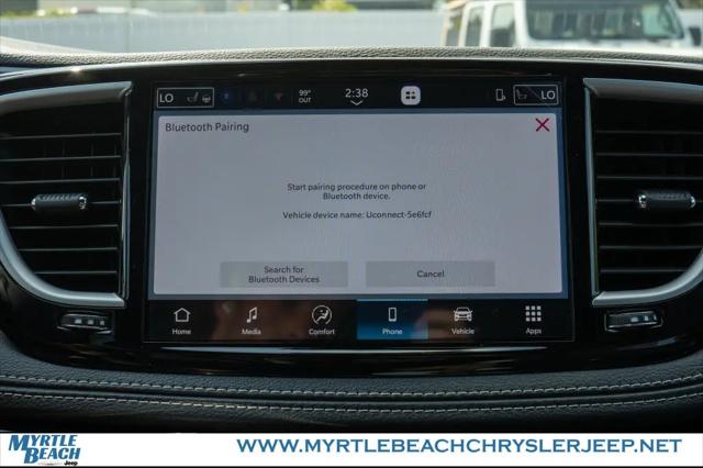 2026 Chrysler Pacifica Select