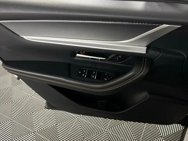2025 Mazda X-90 Premium Sport