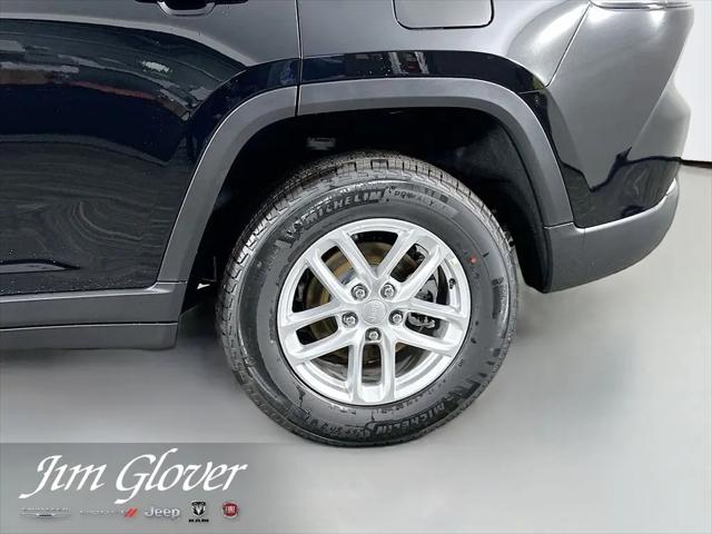2026 Jeep Grand Cherokee Laredo 4x2