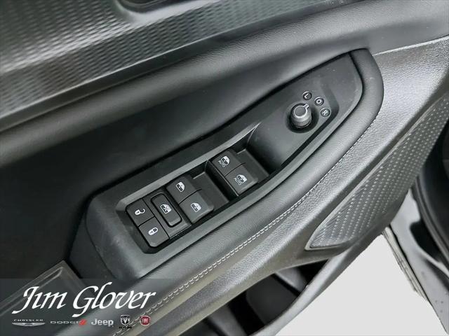2026 Jeep Grand Cherokee Laredo 4x2