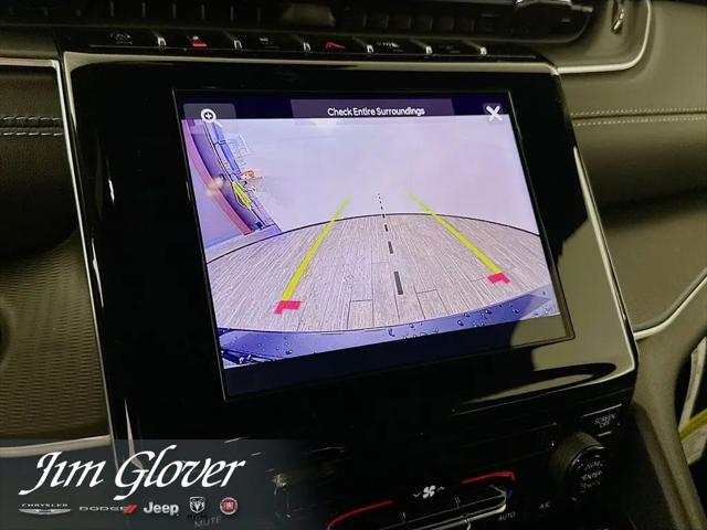 2026 Jeep Grand Cherokee Laredo 4x2