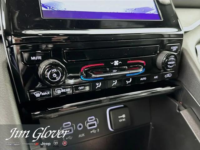 2026 Jeep Grand Cherokee Laredo 4x2
