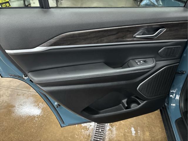 New 2026 Jeep Grand Cherokee L Limited 4x4 For Sale in Wilmington, OH