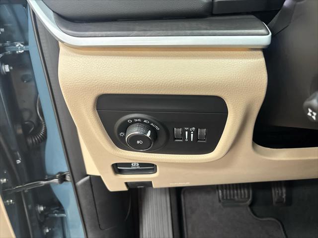 New 2026 Jeep Grand Cherokee L Limited 4x4 For Sale in Wilmington, OH