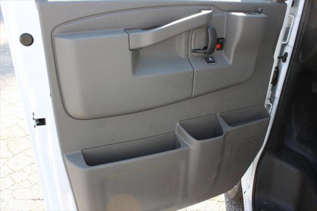 2026 Chevrolet Express Cargo Van 2500 Regular Wheelbase, WT, RWD