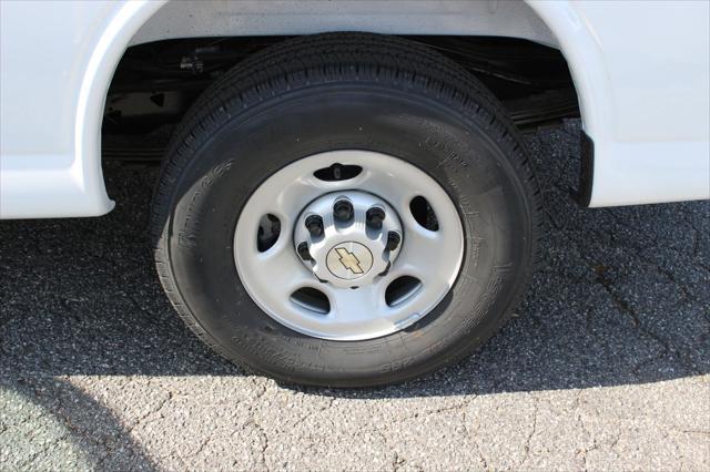 2026 Chevrolet Express Cargo Van 2500 Regular Wheelbase, WT, RWD