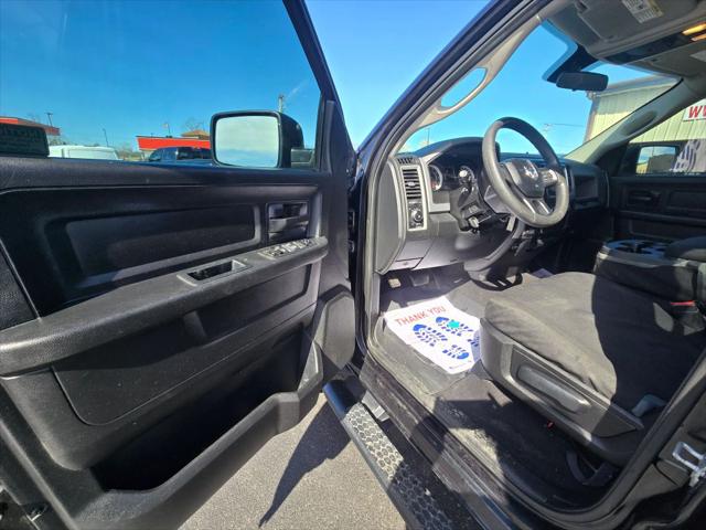 2017 Ram 1500 Express Quad Cab 4x4 6'4" Box