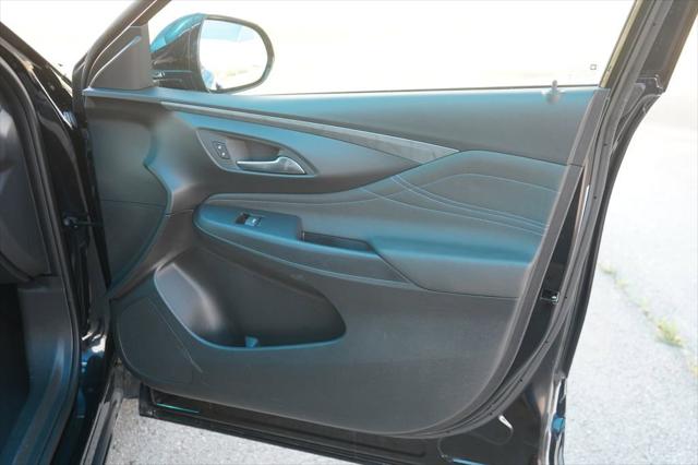 2025 Buick NV Sport Touring FWD