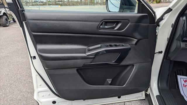2023 Nissan Pathfinder S 4WD