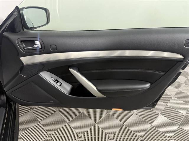 2013 INFINITI G37 Base 2dr Convertible