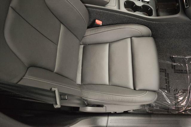 2026 Volvo XC40 Plus, B5 AWD Gas (mild hybrid), Dark