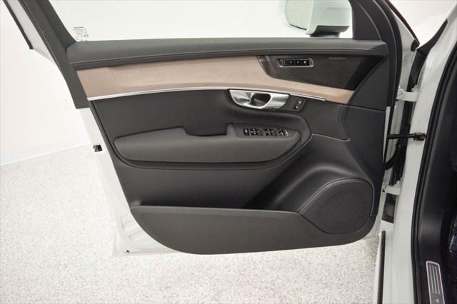 2026 Volvo XC90 Plug-In Hybrid Plus, T8 AWD, Electric/Gasoline, Bright, 6 Seats