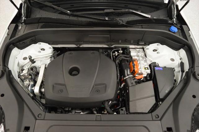 2026 Volvo XC90 Plug-In Hybrid Plus, T8 AWD, Electric/Gasoline, Bright, 6 Seats