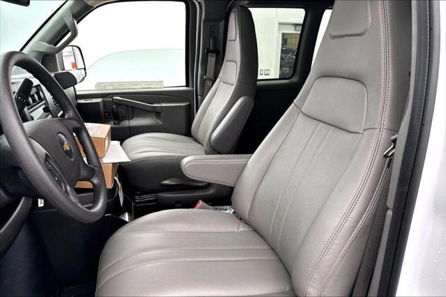 2026 Chevrolet Express Passenger 3500 Extended Wheelbase, LS, RWD