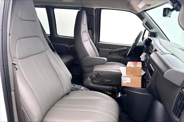 2026 Chevrolet Express Passenger 3500 Extended Wheelbase, LS, RWD