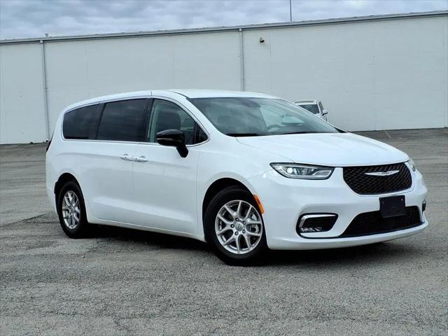 2024 Chrysler Pacifica Touring L for sale in Sand Springs, OK