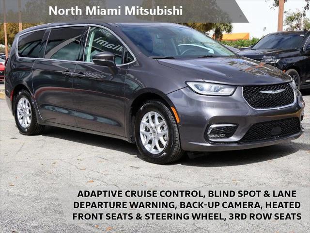 2023 Chrysler Pacifica Touring L for sale in Miami, FL
